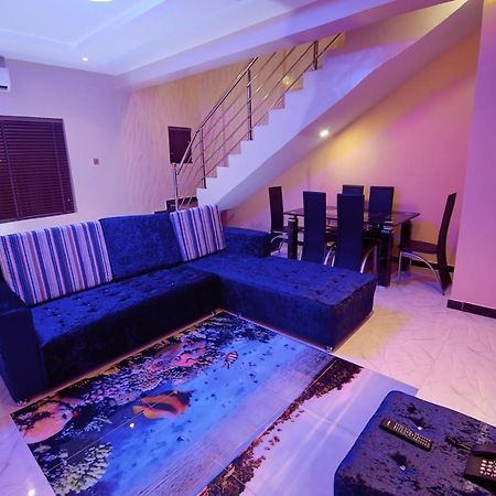 Double M Exquisite Suites And Lounge Lekki Ogombo Ngoại thất bức ảnh