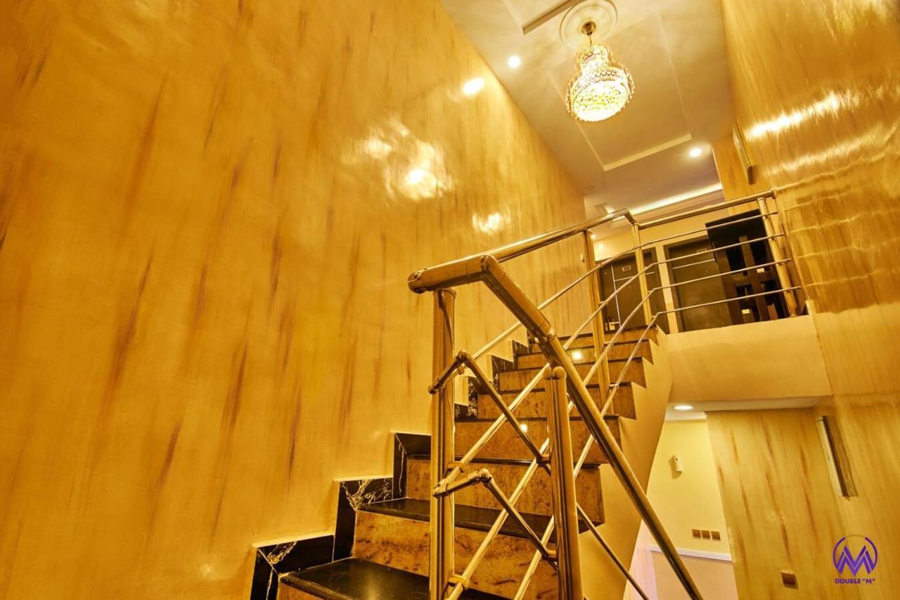 Double M Exquisite Suites And Lounge Lekki Ogombo Ngoại thất bức ảnh