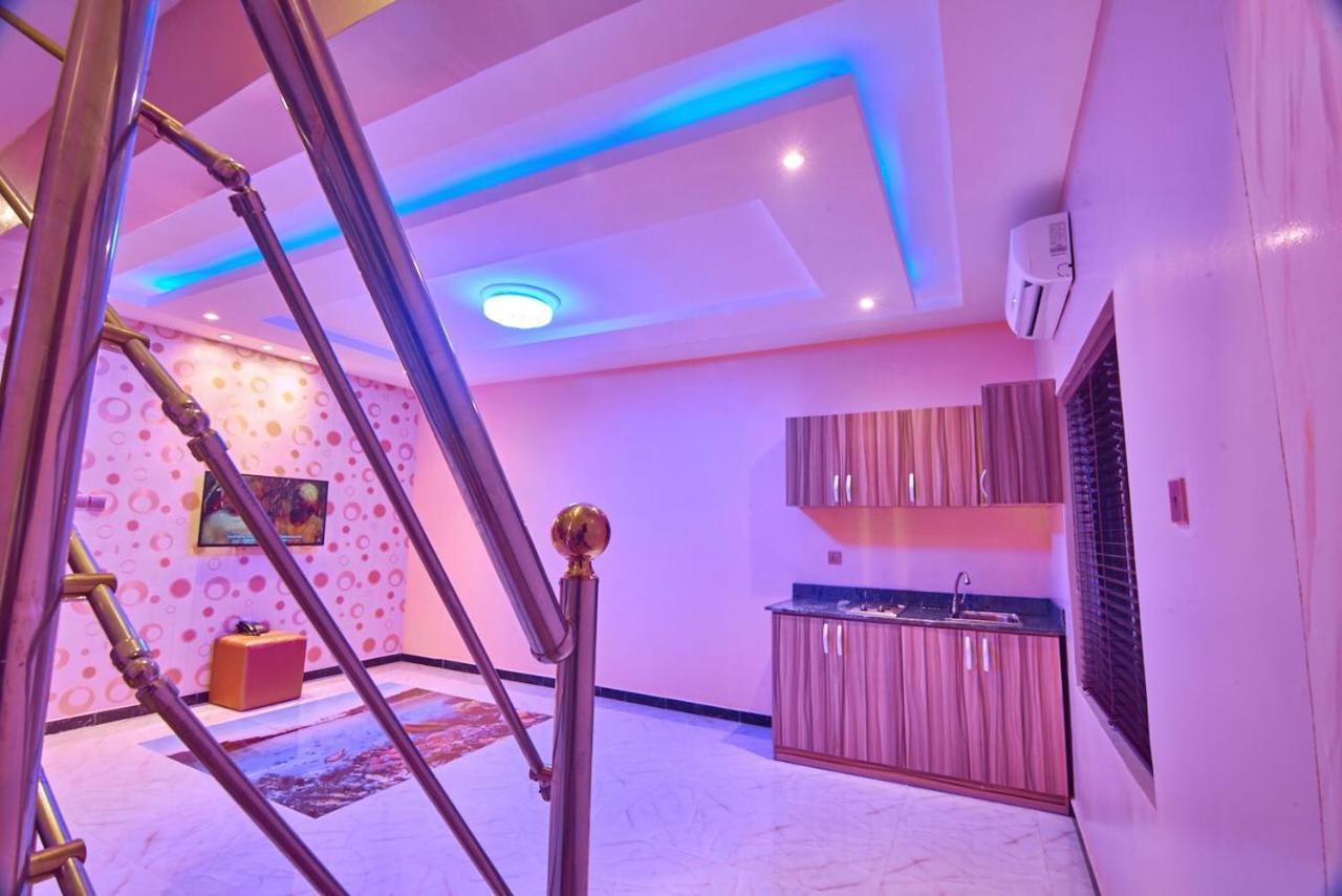 Double M Exquisite Suites And Lounge Lekki Ogombo Ngoại thất bức ảnh