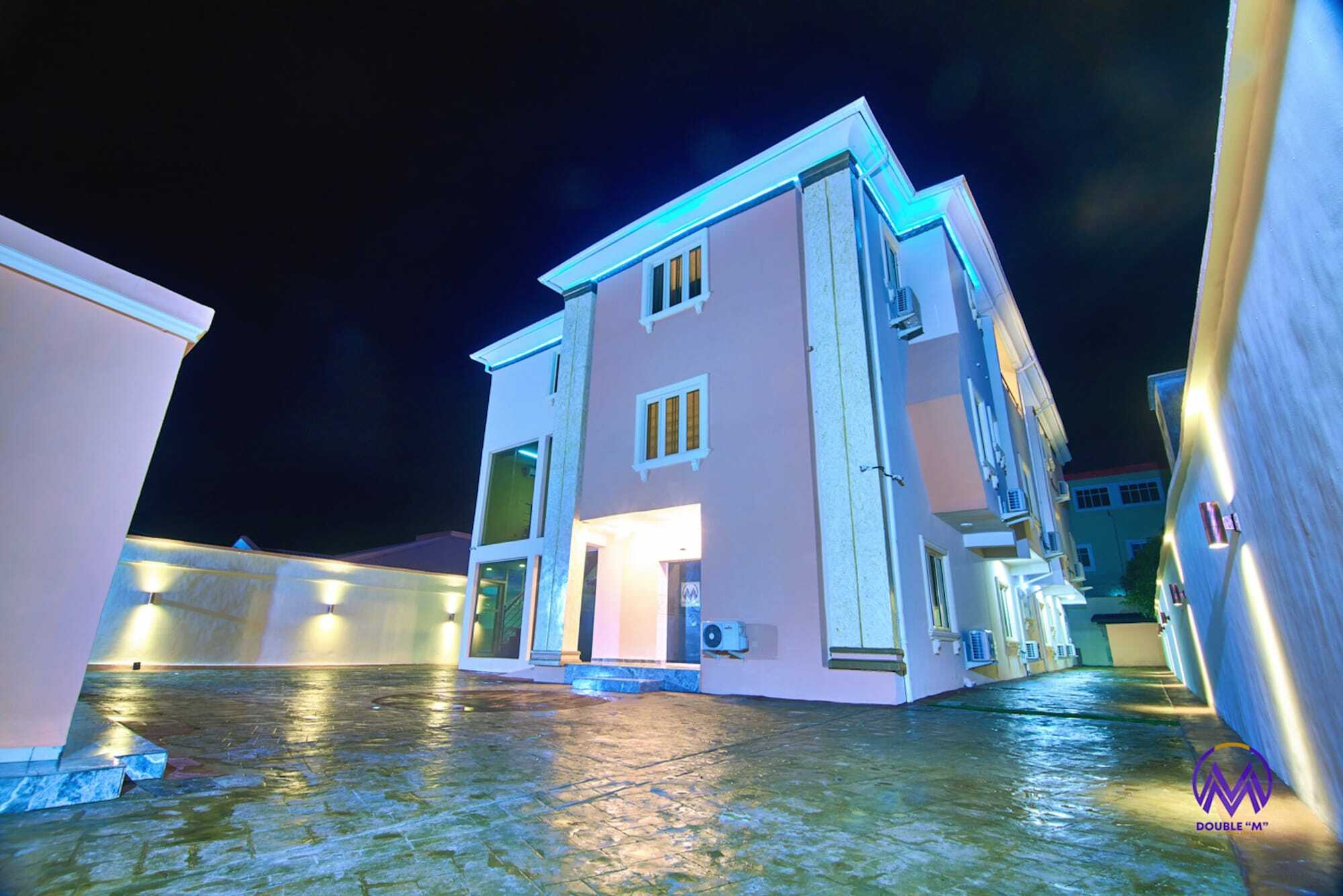 Double M Exquisite Suites And Lounge Lekki Ogombo Ngoại thất bức ảnh